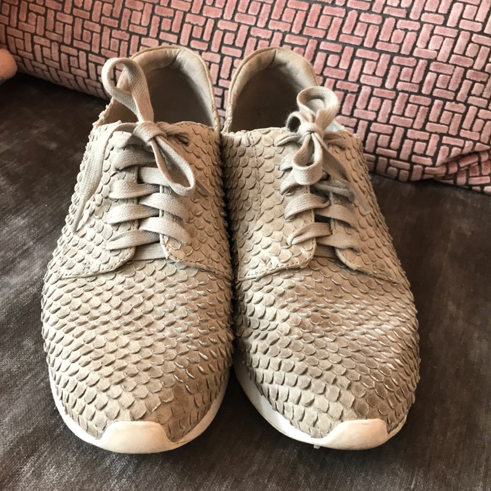 John Camuto by Vince Camuto Leather sneaker